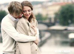 结婚后，该女人管钱吗