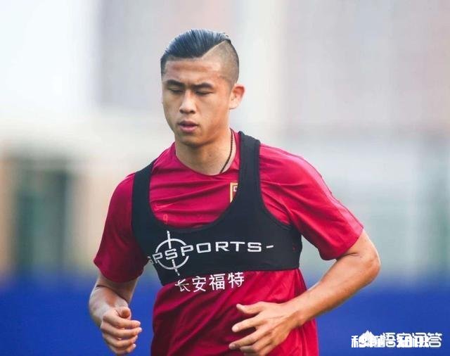 里皮曾说张玉宁是中国唯一会无球跑动的人，但是亚洲杯为什么没带上他