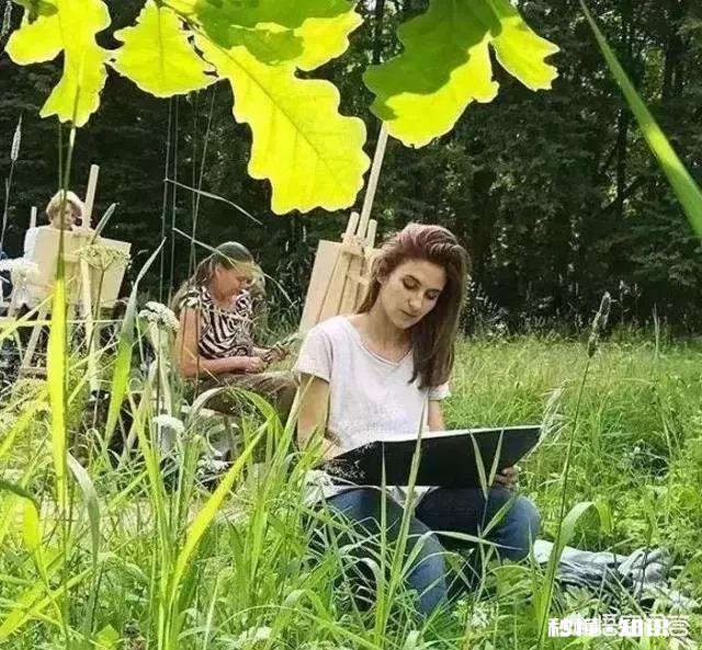 求上联，欢天喜地去游玩