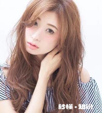 肩宽脖子细长，头窄皮肤还黑，怎么搭配衣服和配饰来扬长避短呢