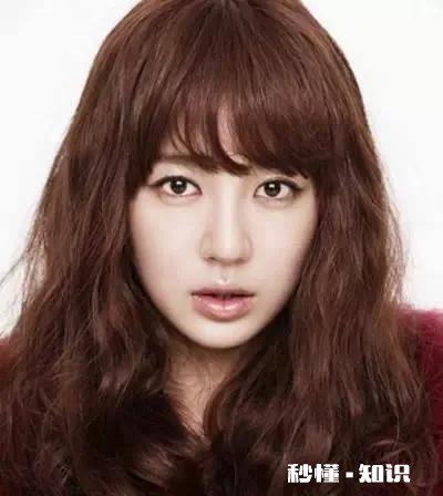 肩宽脖子细长，头窄皮肤还黑，怎么搭配衣服和配饰来扬长避短呢