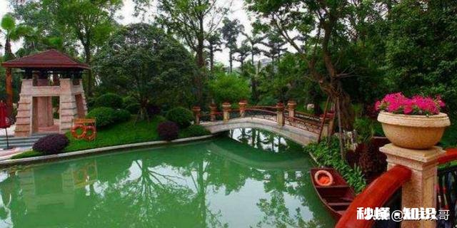 法拍房半年无法过户，主要对税费有疑议法院有义务出面协商吗