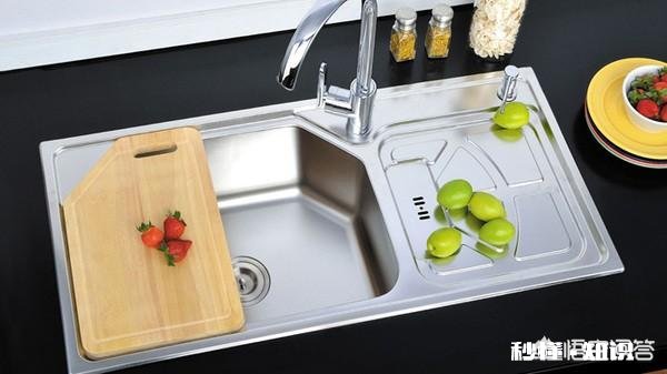 厨房水槽到底选单槽还是双槽