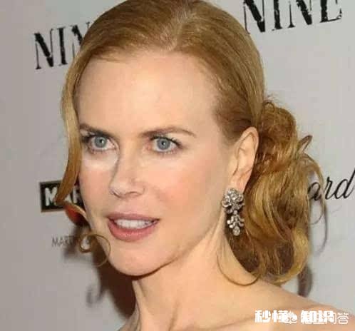 怎么涂粉底才能不浮粉脱妆，看起来很自然