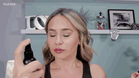 怎么涂粉底才能不浮粉脱妆，看起来很自然