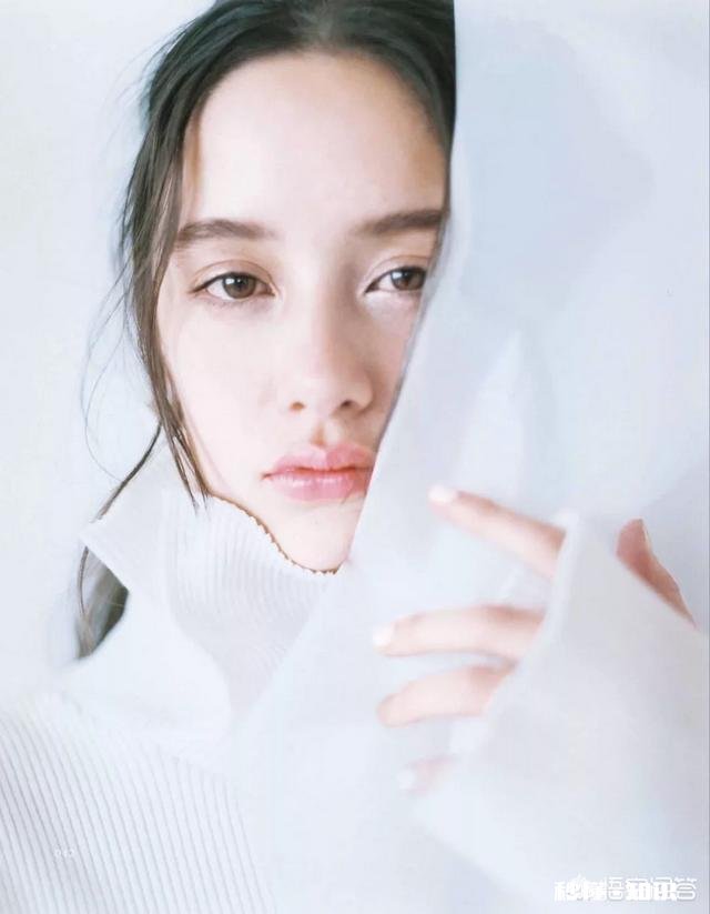 怎么涂粉底才能不浮粉脱妆，看起来很自然