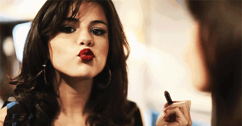 怎么涂粉底才能不浮粉脱妆，看起来很自然