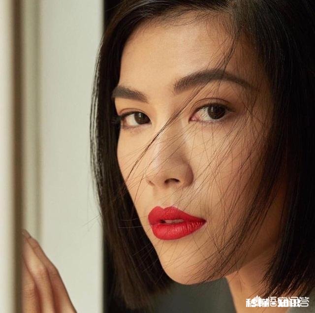 怎么涂粉底才能不浮粉脱妆，看起来很自然