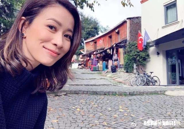 怎么涂粉底才能不浮粉脱妆，看起来很自然