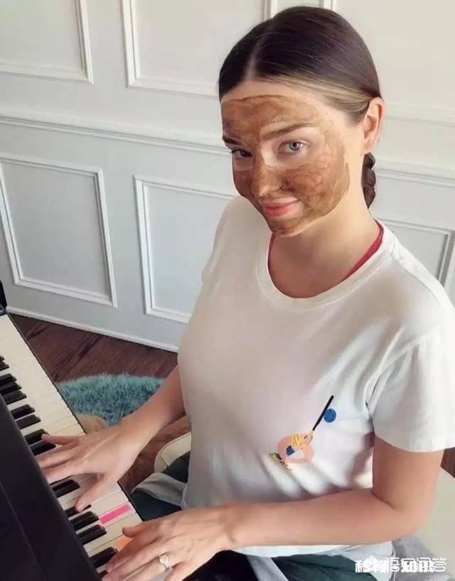 怎么涂粉底才能不浮粉脱妆，看起来很自然