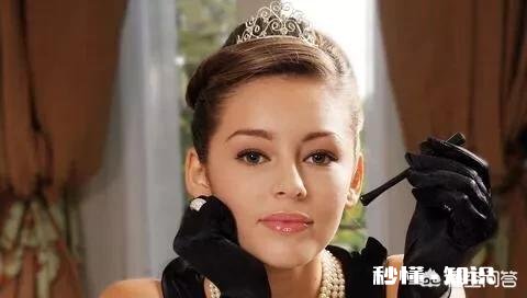 怎么涂粉底才能不浮粉脱妆，看起来很自然