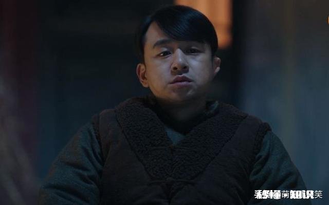 《新世界》中，小耳朵是什么组织的头领