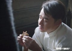 《新世界》中，小耳朵是什么组织的头领