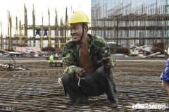 在外打工几年没有存款，又没有给过家里钱，当自己独处在外身无分文，该怎么办