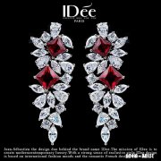 有没有人知道，该给女朋友买什么样的耳饰品或者女人喜欢什么样的耳钉