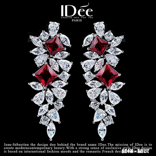 有没有人知道，该给女朋友买什么样的耳饰品或者女人喜欢什么样的耳钉