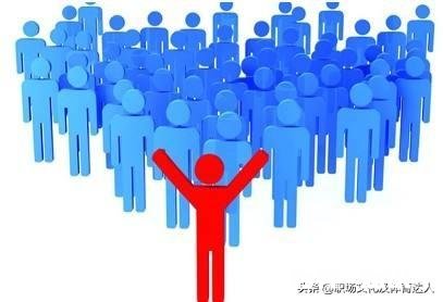 手下的人做事总是做不好但态度很好，我该不该帮她完成