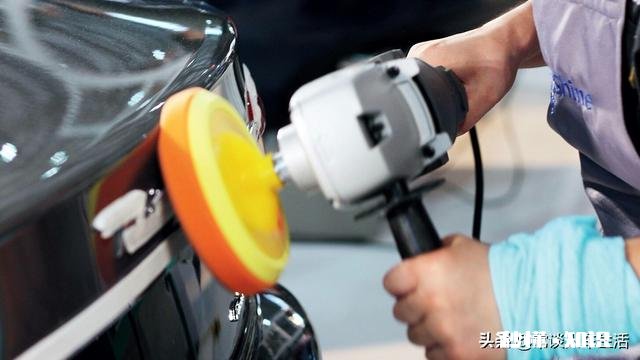 我的车是珍珠白不小心碰上了清洗剂以后变色了洗不掉这个怎么办