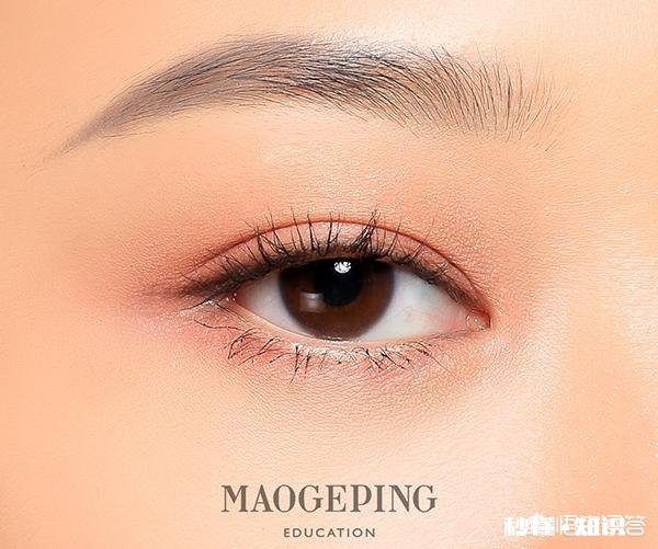如何打造一款不易晕染的眼妆