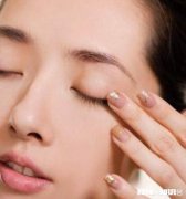 如何打造一款不易晕染的眼妆