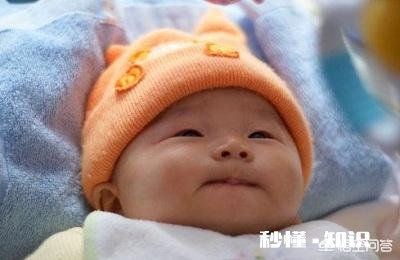 女人有时咬嘴唇是什么心理