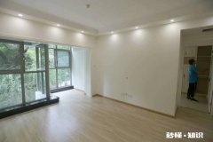 40平米的出租房开间，地板是贴地板贴还是铺地毯