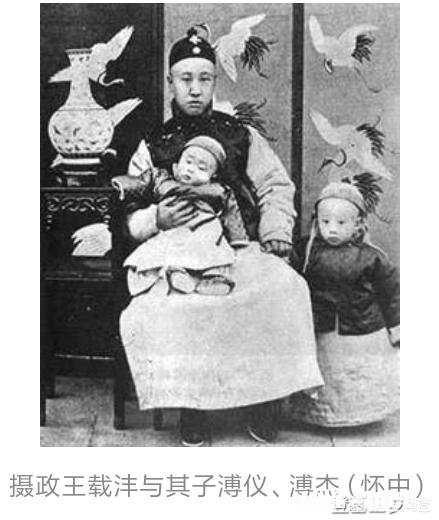 溥仪只亡了清朝，为何退位三次还写了三份退位诏书