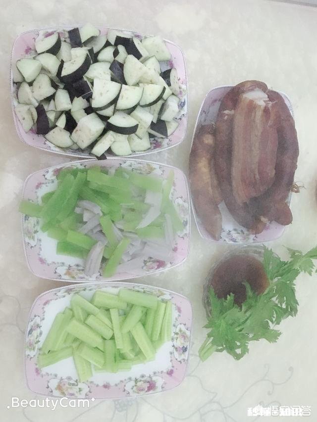 在四川,家里多数人不吃辣椒,年夜饭做些什么菜好