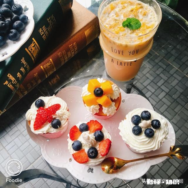 请问有没有做美食好看的碗碟之类的，比较少女心又不反光的