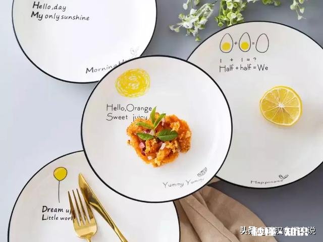 请问有没有做美食好看的碗碟之类的，比较少女心又不反光的