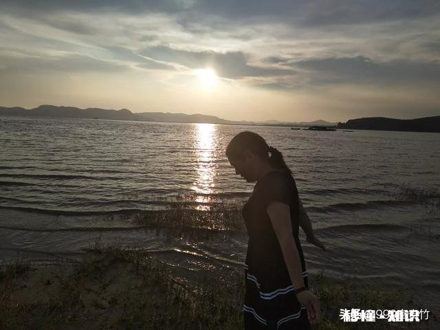 爱情和事业必须选一个，而且一生只能得一个，换作你会怎么选择