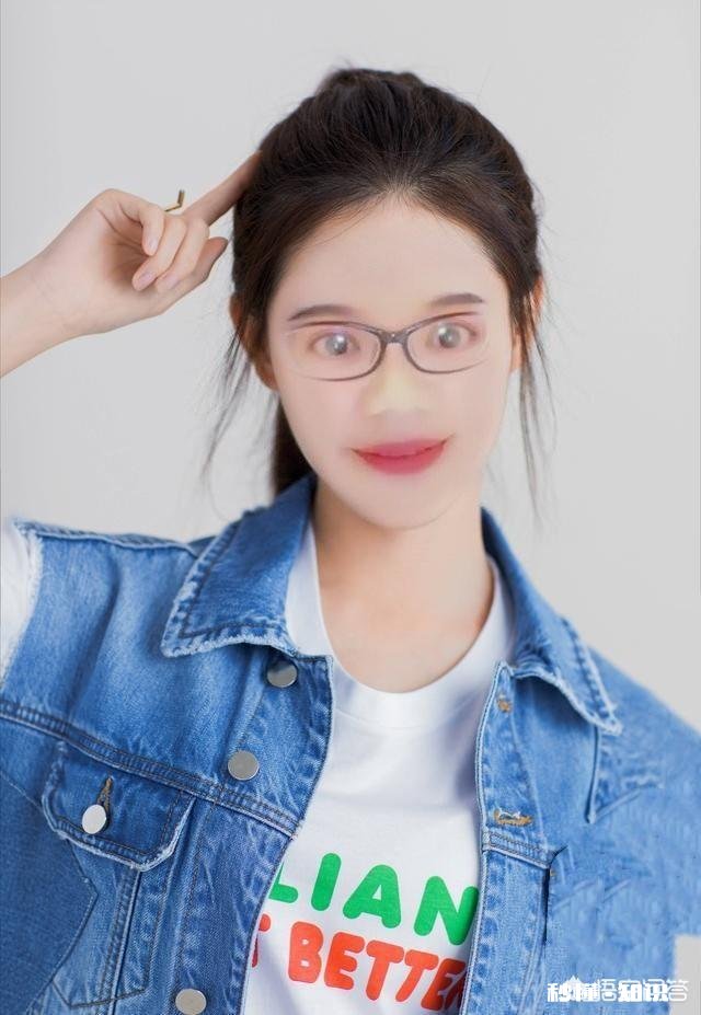 上联:秋千月下荡,下联怎么对