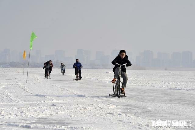 上联:秋千月下荡,下联怎么对