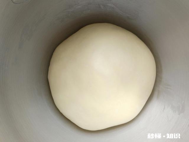 包子冷了还软软的不硬。在发面的时候放了什么