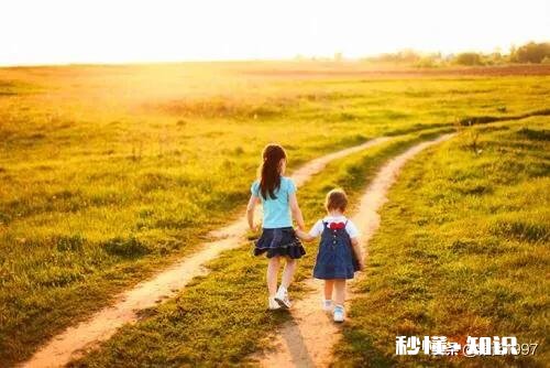 到底应不应该宅在家里带孩子