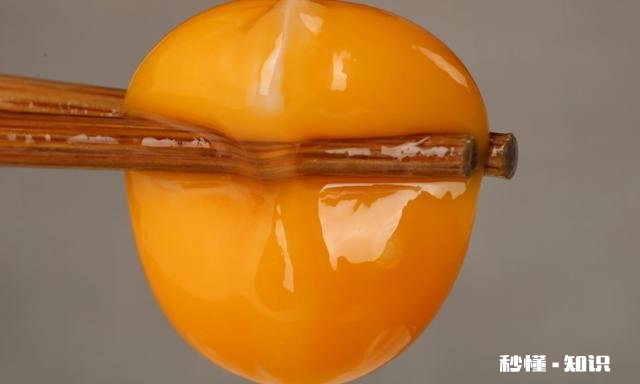 农村农民把牛粪做成各种各样,你知道多少