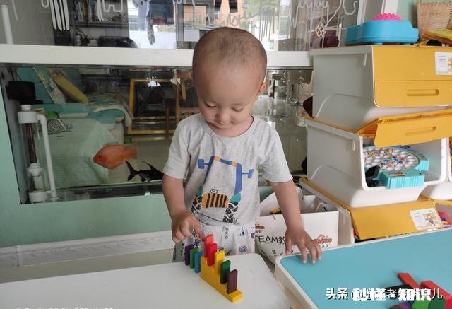 全职妈妈每天带孩子出去走，在路上应该怎么教他