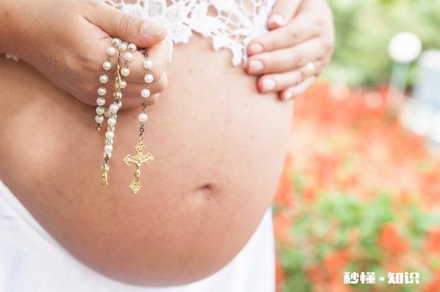 腹中宝宝打嗝对宝宝有影响吗