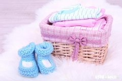 腹中宝宝打嗝对宝宝有影响吗