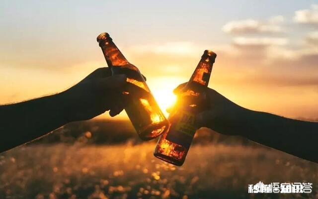 有人说“这世上，永远是锦上添花的人常有，而雪中送炭的人难寻”，你认同这句话吗，为什么