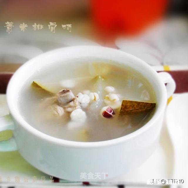 炖排骨汤放八角和香叶吗