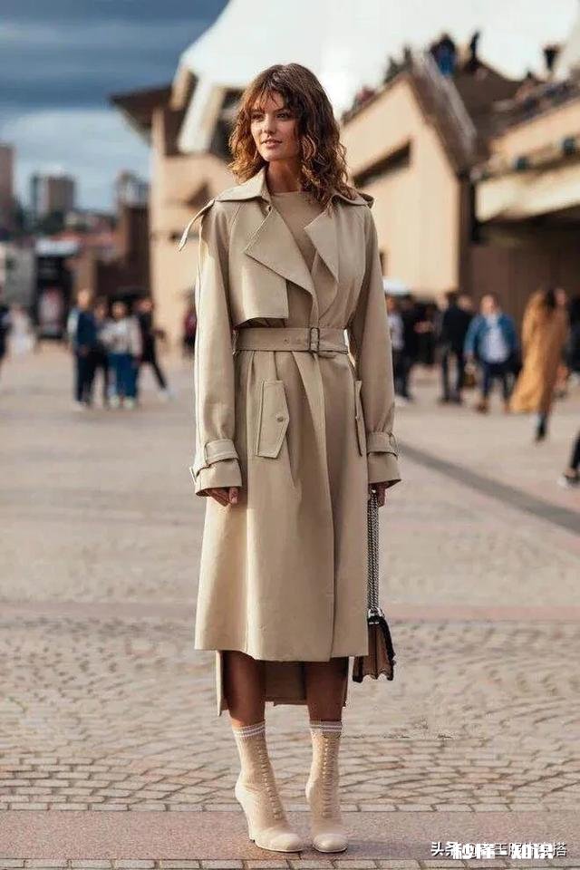 有哪些单品是女人什么时候拿出来穿都好穿，怎么搭都好搭的