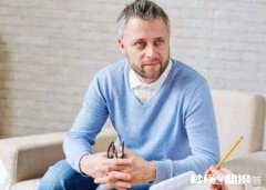 想做一名心理咨询师，请问该如何起步