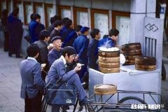 为什么伤痕文学那么多，写下岗工人的却寥寥无几