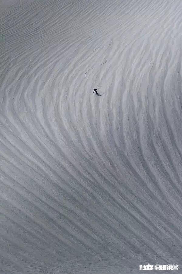 拍女生为什么不能用极简构图呢难道留白就不算是极简构图吗