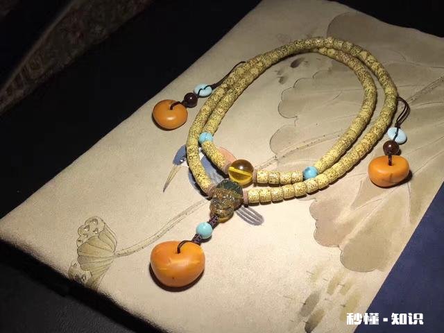 刘晓庆多年不老是因为戴蜜蜡文玩到底有没有他们所说的神奇功效