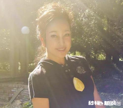 刘晓庆多年不老是因为戴蜜蜡文玩到底有没有他们所说的神奇功效