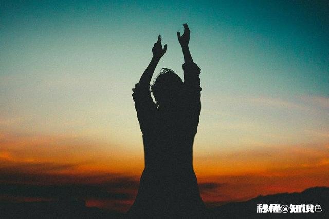 有家的女人喜欢跟别的男人吃饭是什么心态