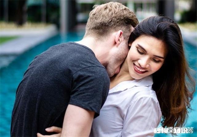 初恋被渣男伤了心，我应不应该去安慰她