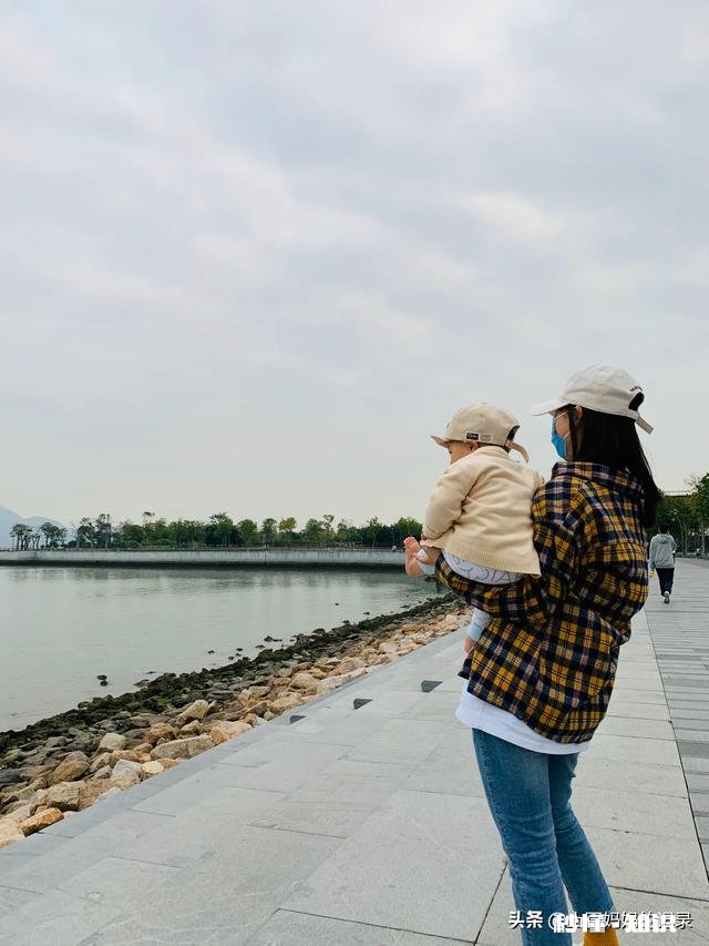 宝宝睡觉，妈妈都在干嘛